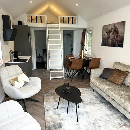Luxurious With Hot Tub - Fantastic Location 度假居