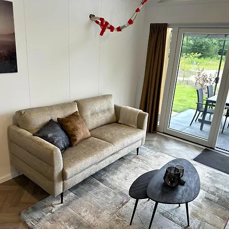 Luxurious With Hot Tub - Fantastic Location *