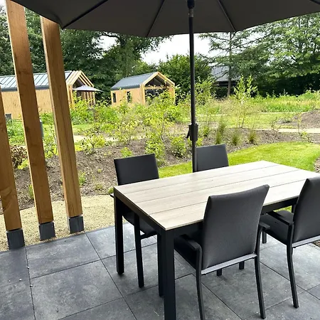 Luxurious With Hot Tub - Fantastic Location 度假居 Wenum