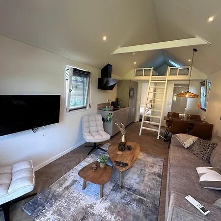 Luxurious With Hot Tub - Fantastic Location Wenum