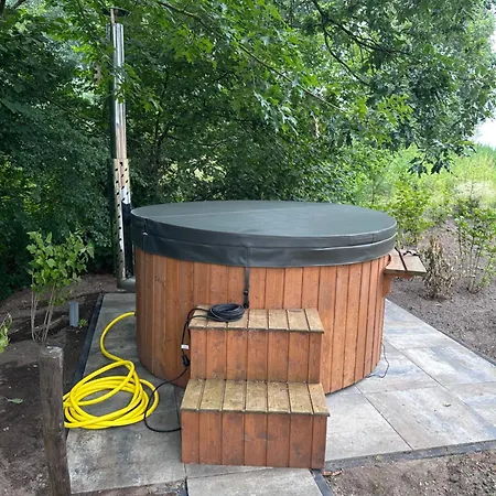 Luxurious With Hot Tub - Fantastic Location Ferienhaus *